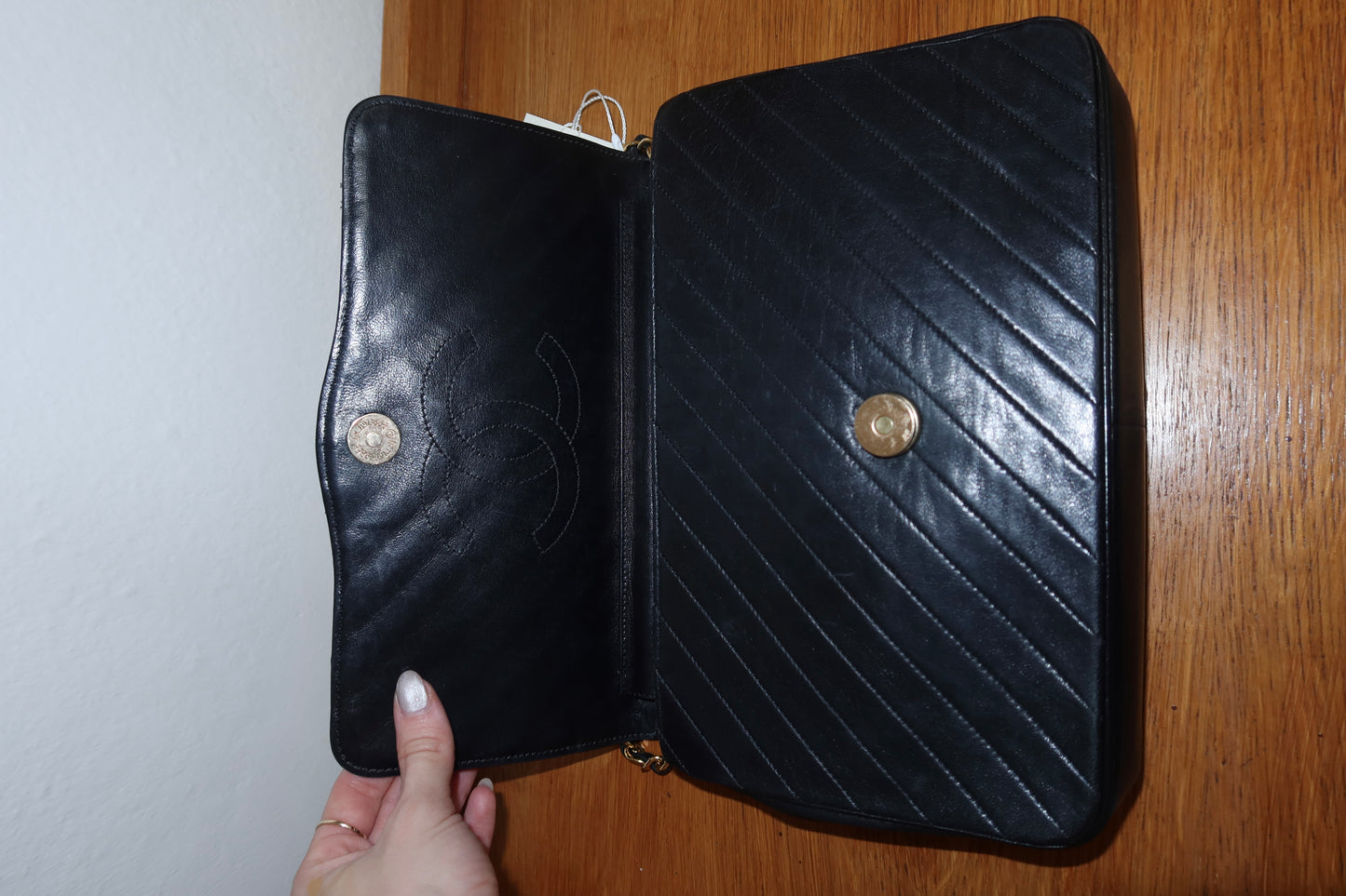 CHANEL DIAGONAL STITCH SINGLE FLAP BAG