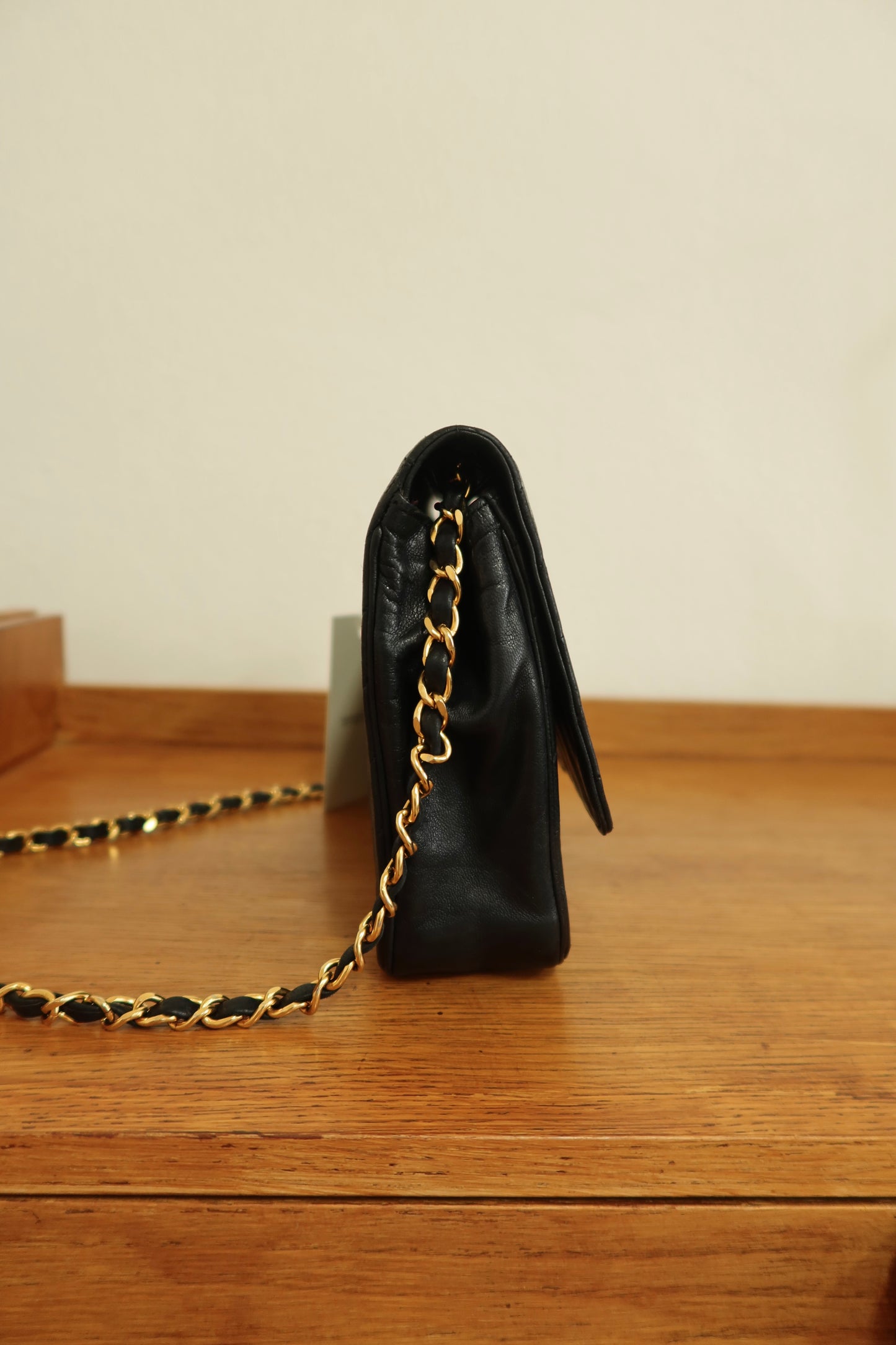 CHANEL DIAGONAL STITCH SINGLE FLAP BAG