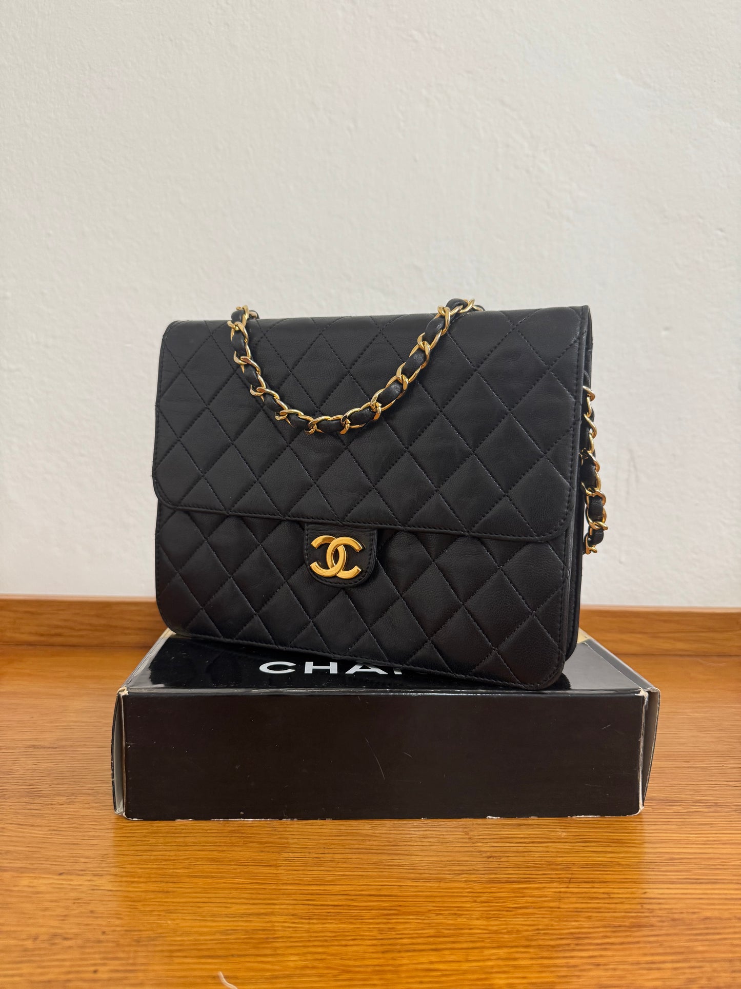CHANEL LAMBSKIN SINGLE FLAP BAG & BOX & ENTRUPY