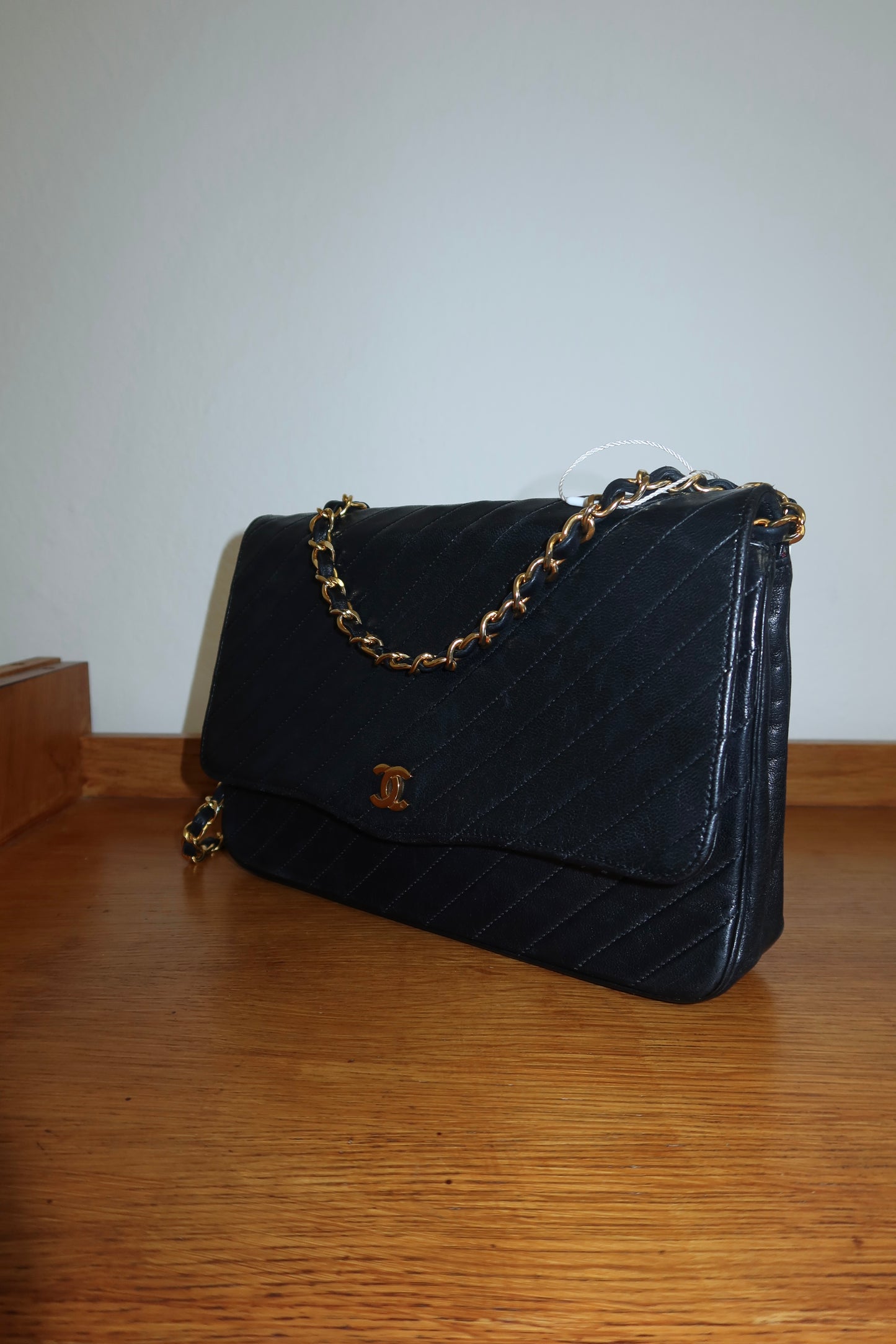 CHANEL DIAGONAL STITCH SINGLE FLAP BAG