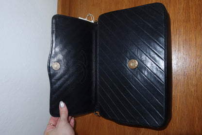 CHANEL DIAGONAL STITCH SINGLE FLAP BAG