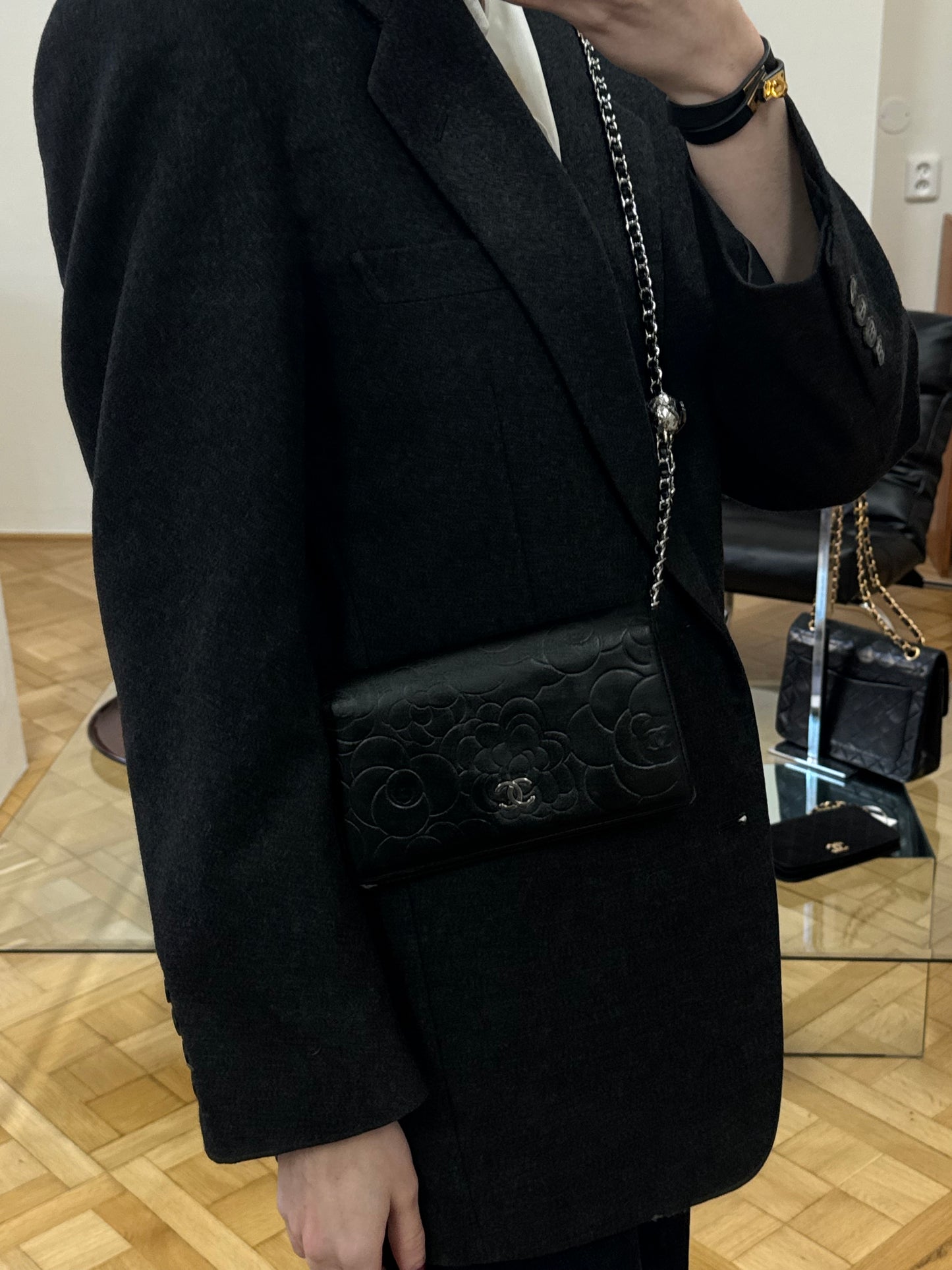 CHANEL CAMELLIA WALLET BLACK SERIES 11