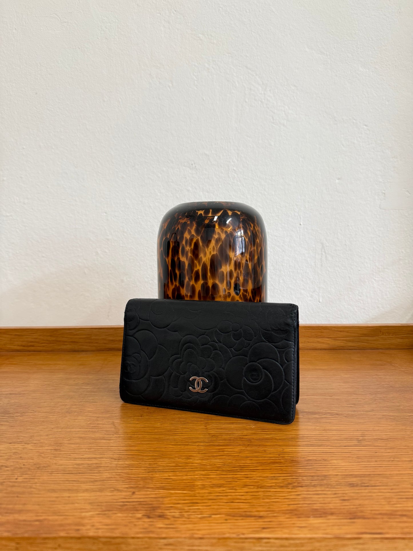 CHANEL CAMELLIA WALLET BLACK SERIES 11