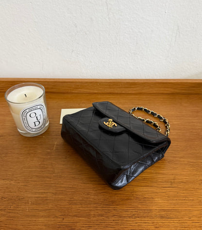 CHANEL CLASSIC SINGLE FLAP BAG TWIST LOCK 24K GOLD