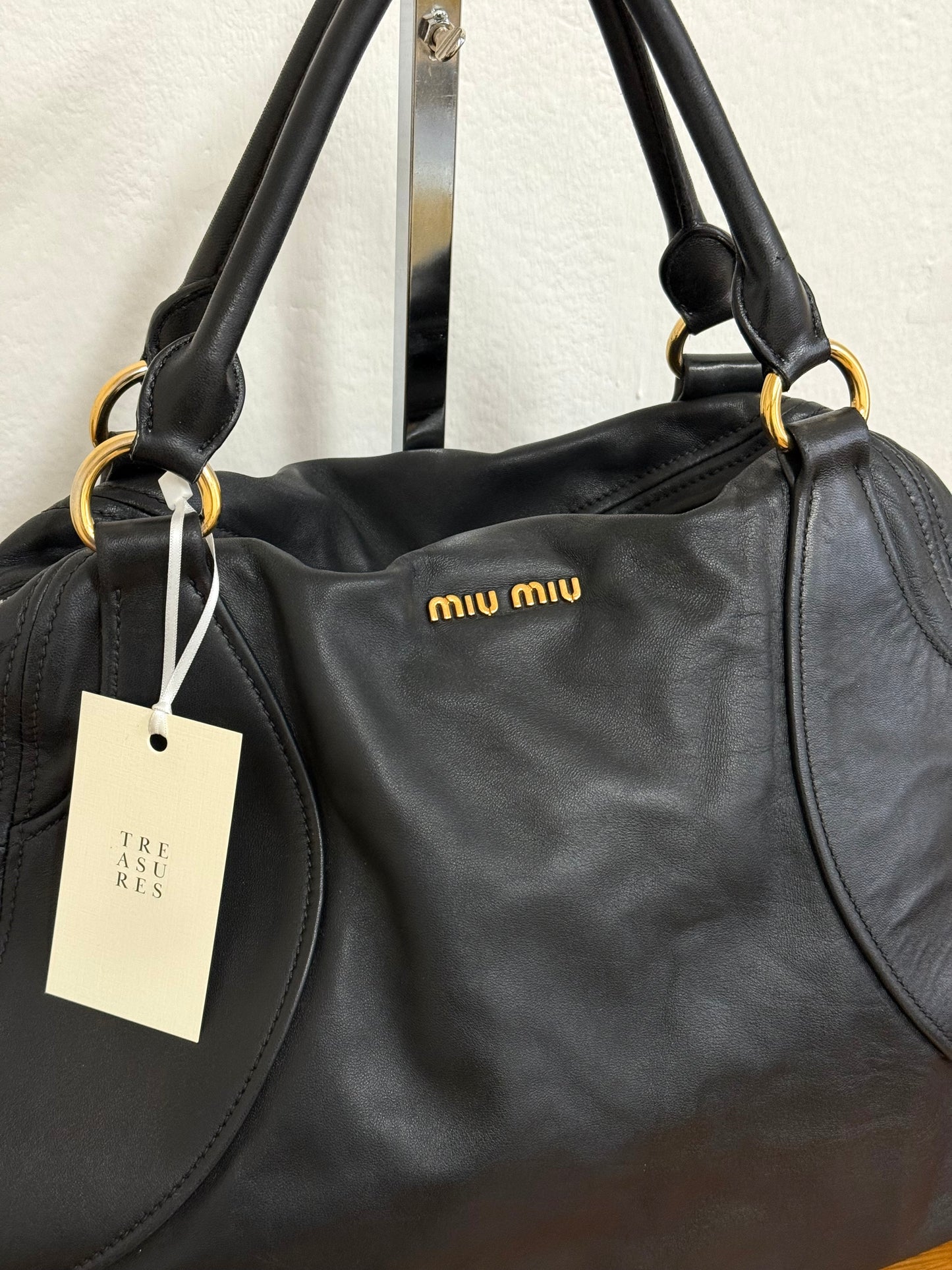 MIU MIU VITELLO LARGE SHOULDER BAG BLACK