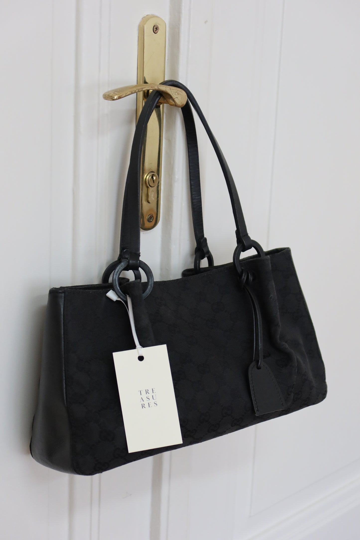 GUCCI GG SHOULDER BAG BLACK WITH POUCH