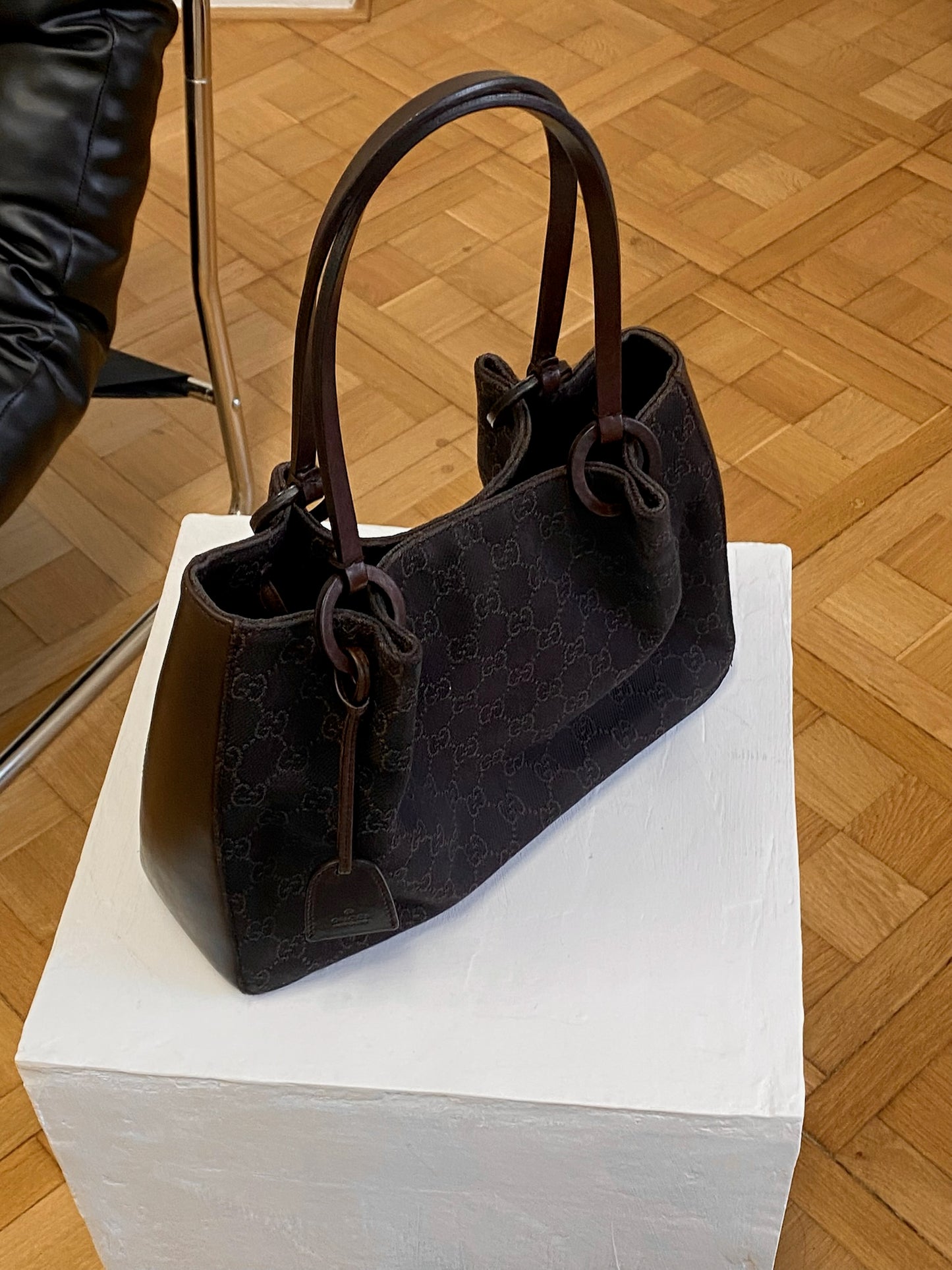 GUCCI GG MONOGRAM SHOULDER BAG & POUCH