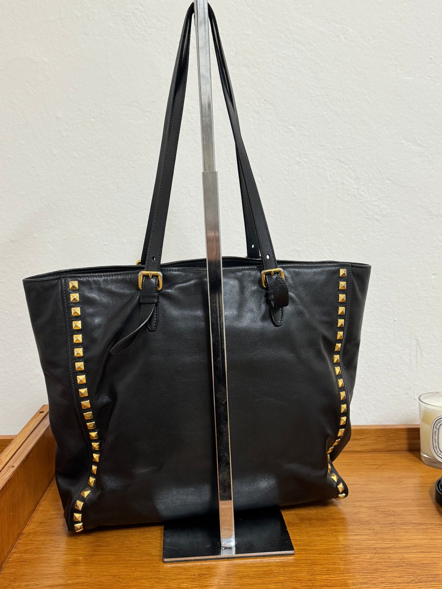 MIU MIU TOTE BAG GOLD HW STUDS