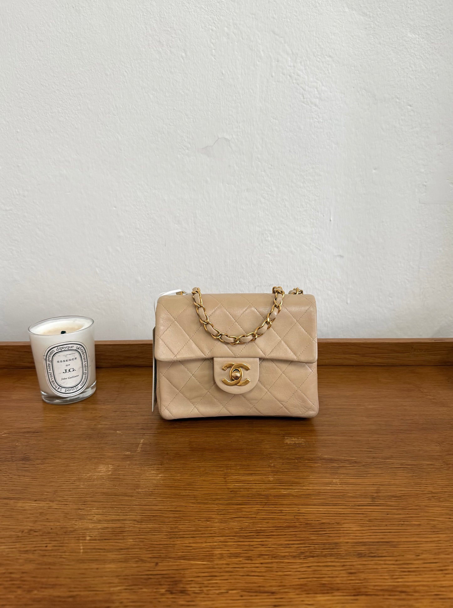 CHANEL CLASSIC SINGLE FLAP BAG TWIST LOCK 24K GOLD