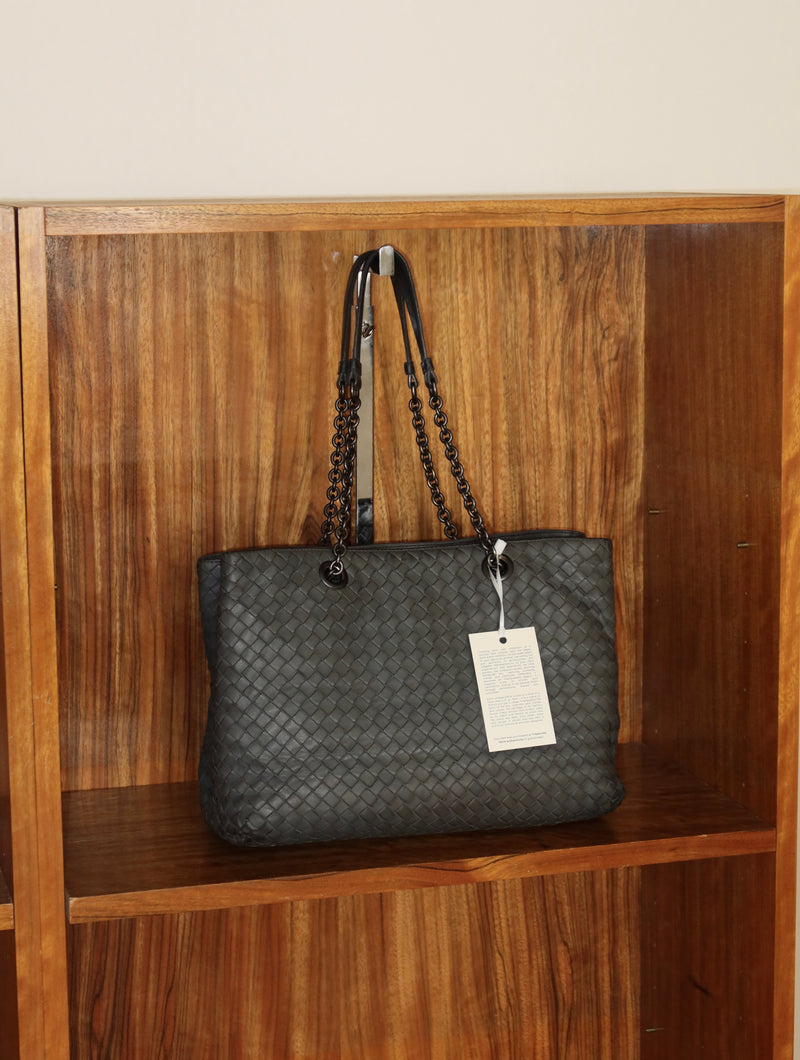 BOTTEGA VENETA INTRECCIATO SHOULDER BAG GREY