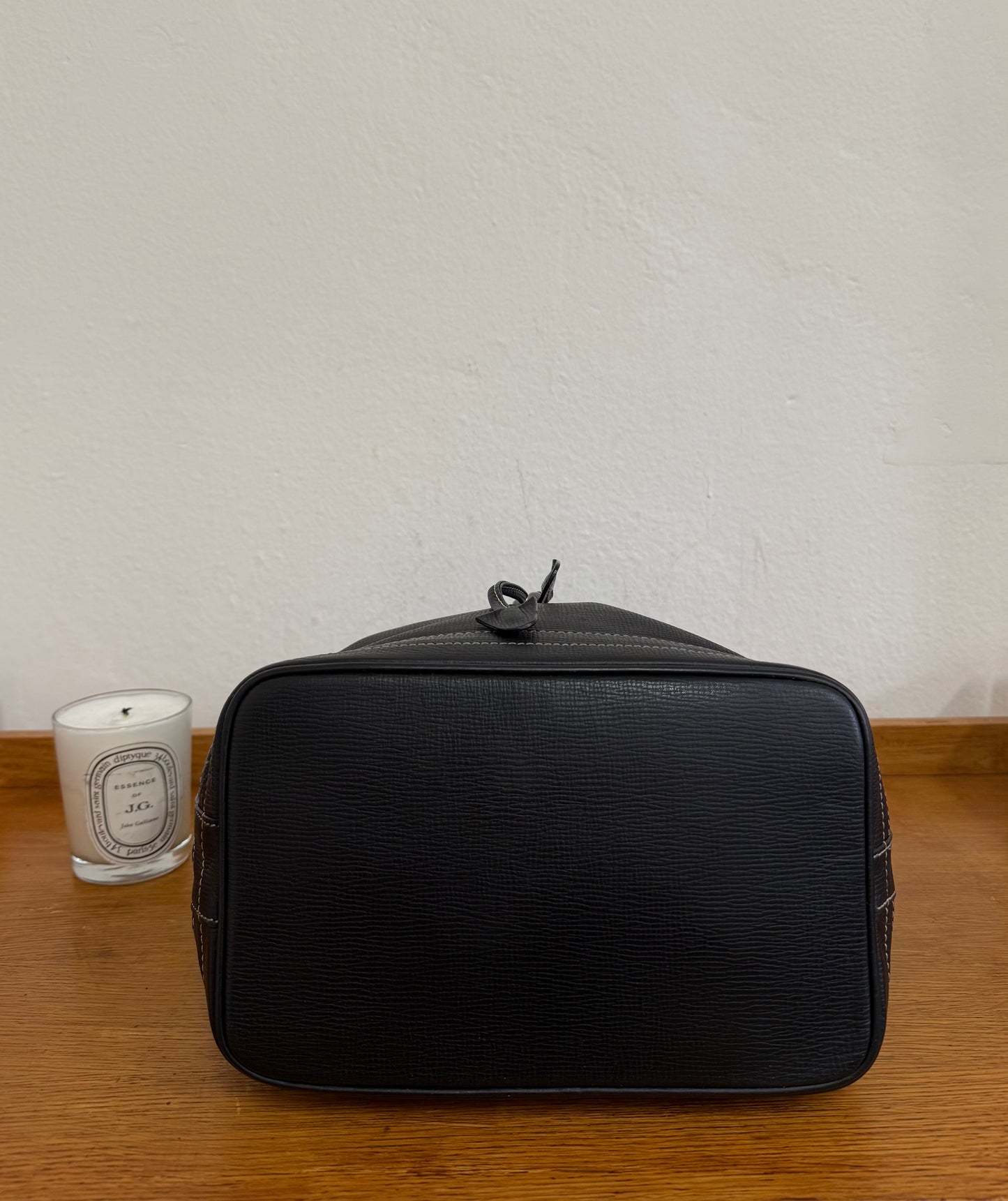 CELINE TRIOMPHE BUCKET BAG BLACK