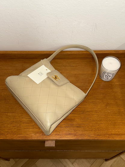 CHANEL KELLY SHOULDER BAG