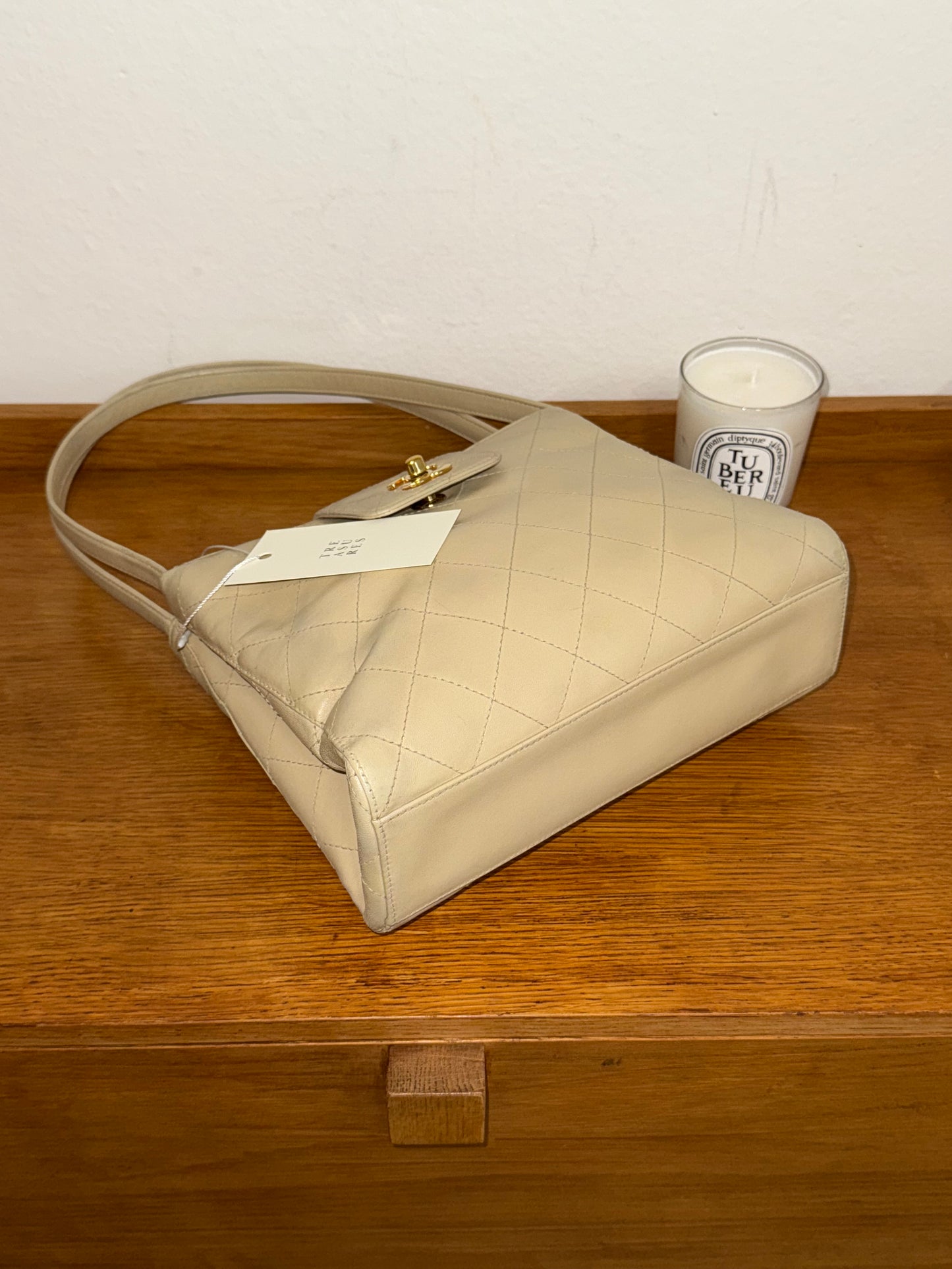 CHANEL KELLY SHOULDER BAG