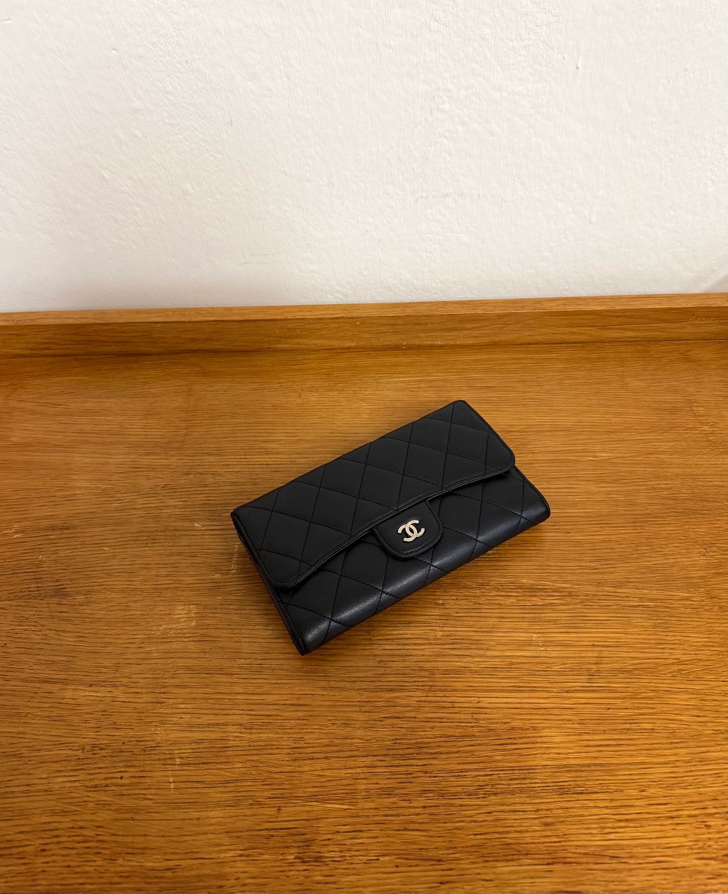 CHANEL LONG WALLET LAMBSKIN BLACK SERIES 18