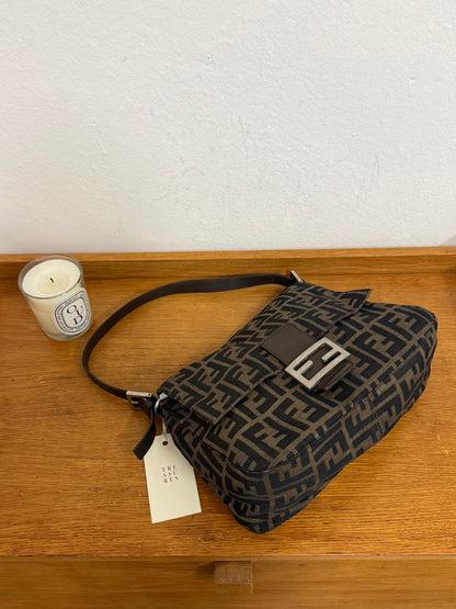 FENDI MAMMA BAGUETTE BAG