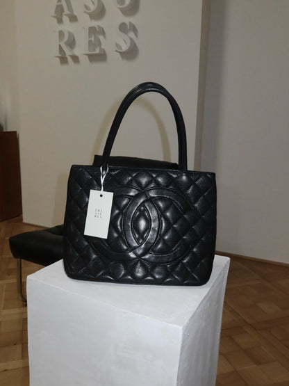 CHANEL CAVIAR MEDDALLION TOTE