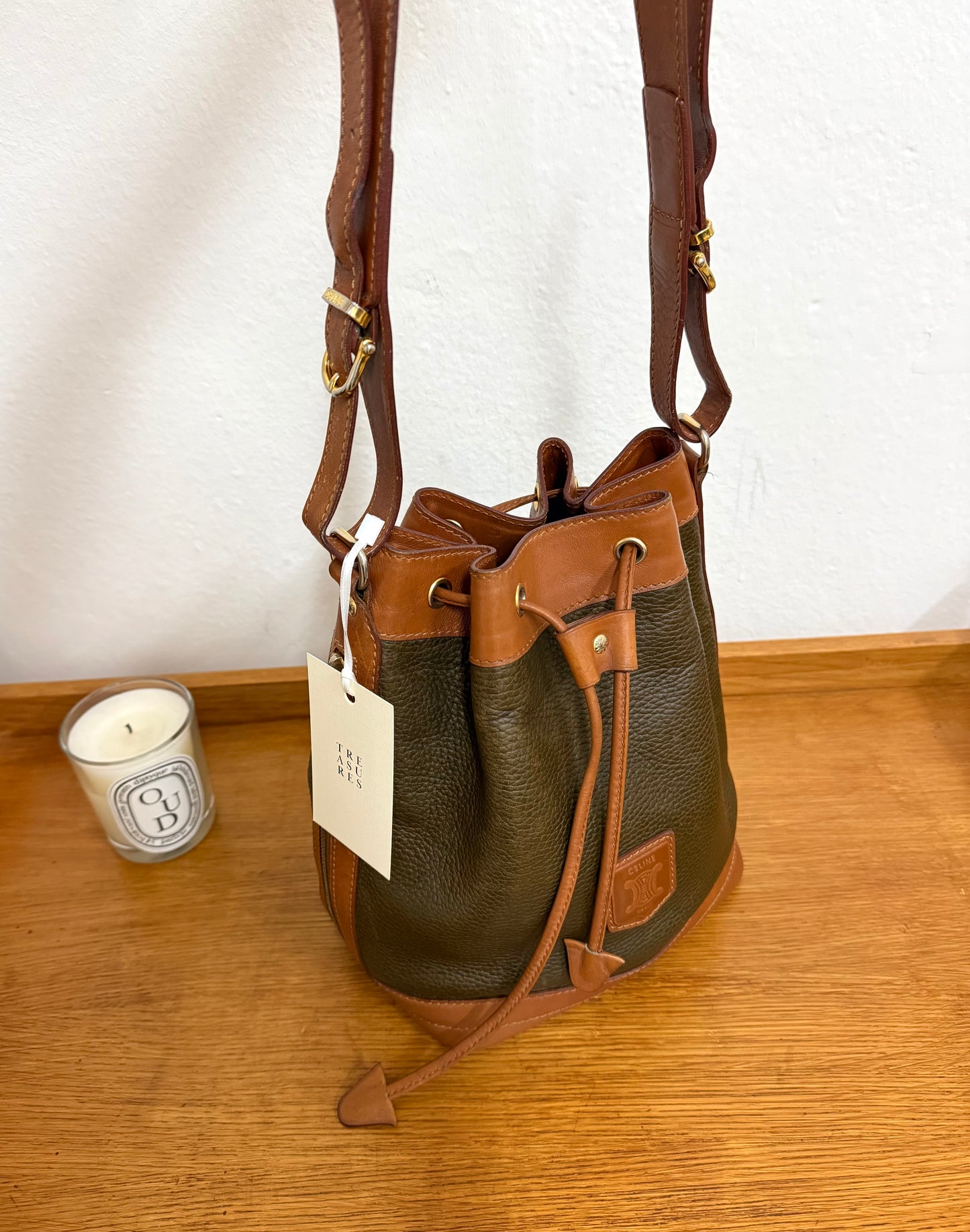CELINE TRIOMPHE BUCKET BAG