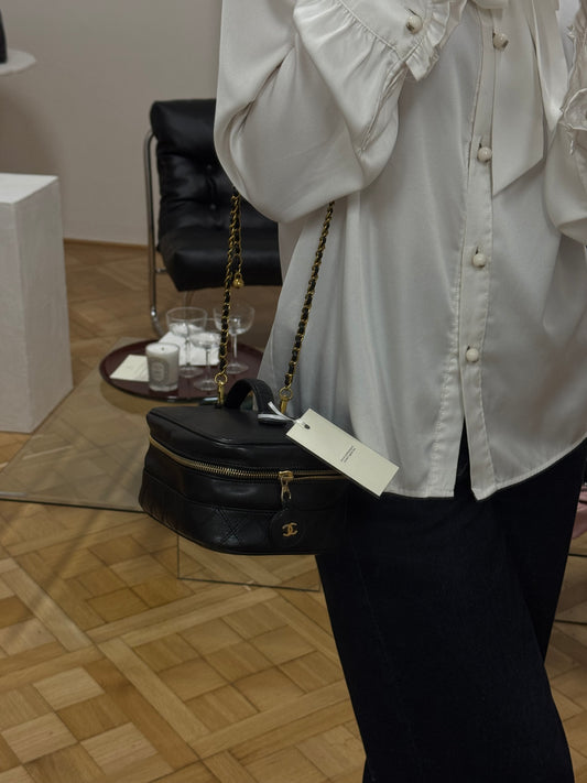 CHANEL VANITY LAMBSKIN