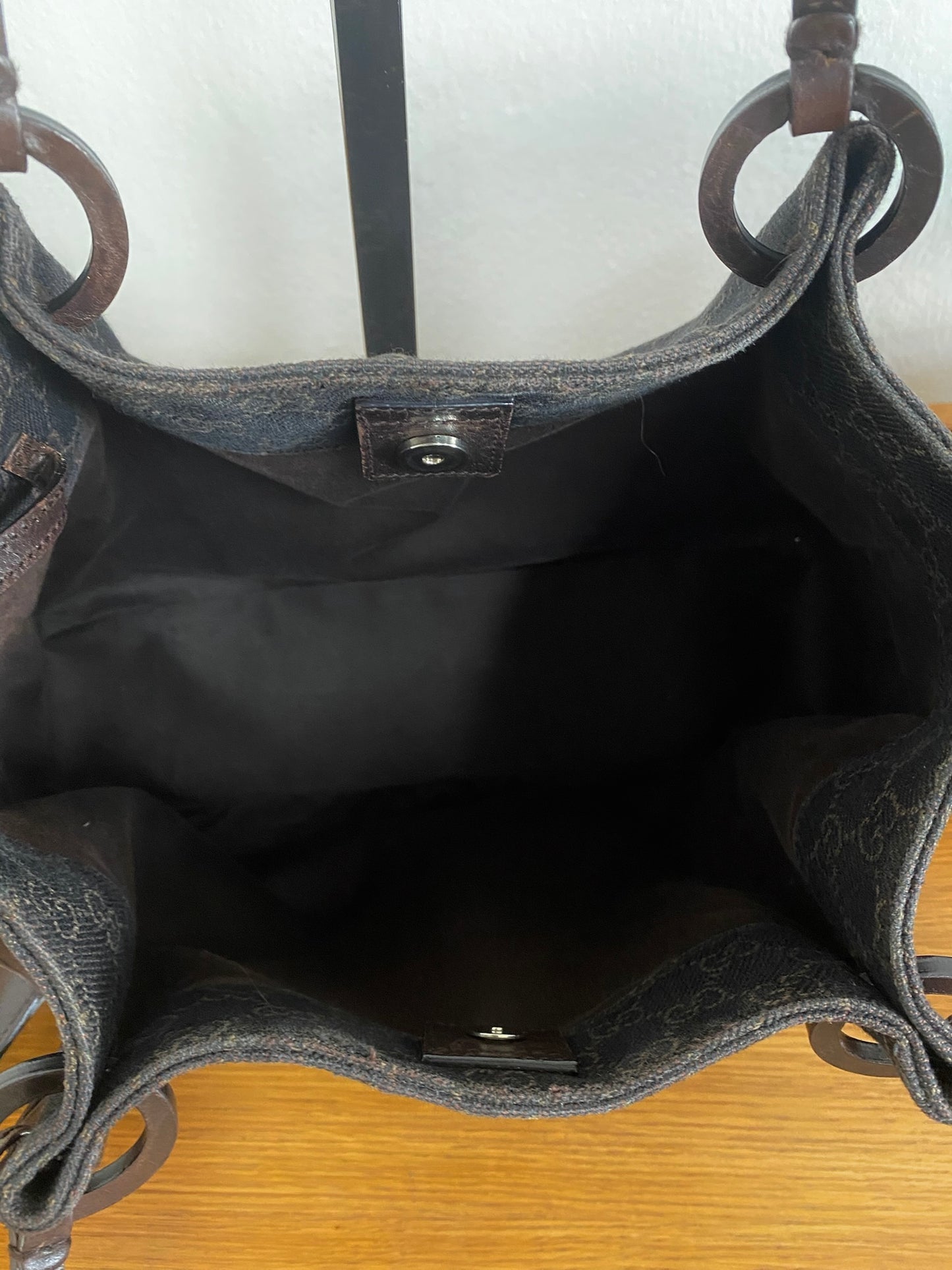 GUCCI GG MONOGRAM SHOULDER BAG & POUCH