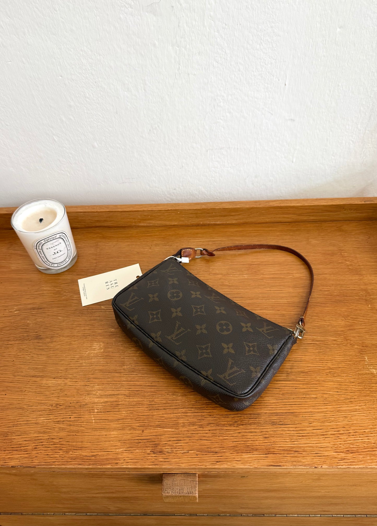 LV POCHETTE 304