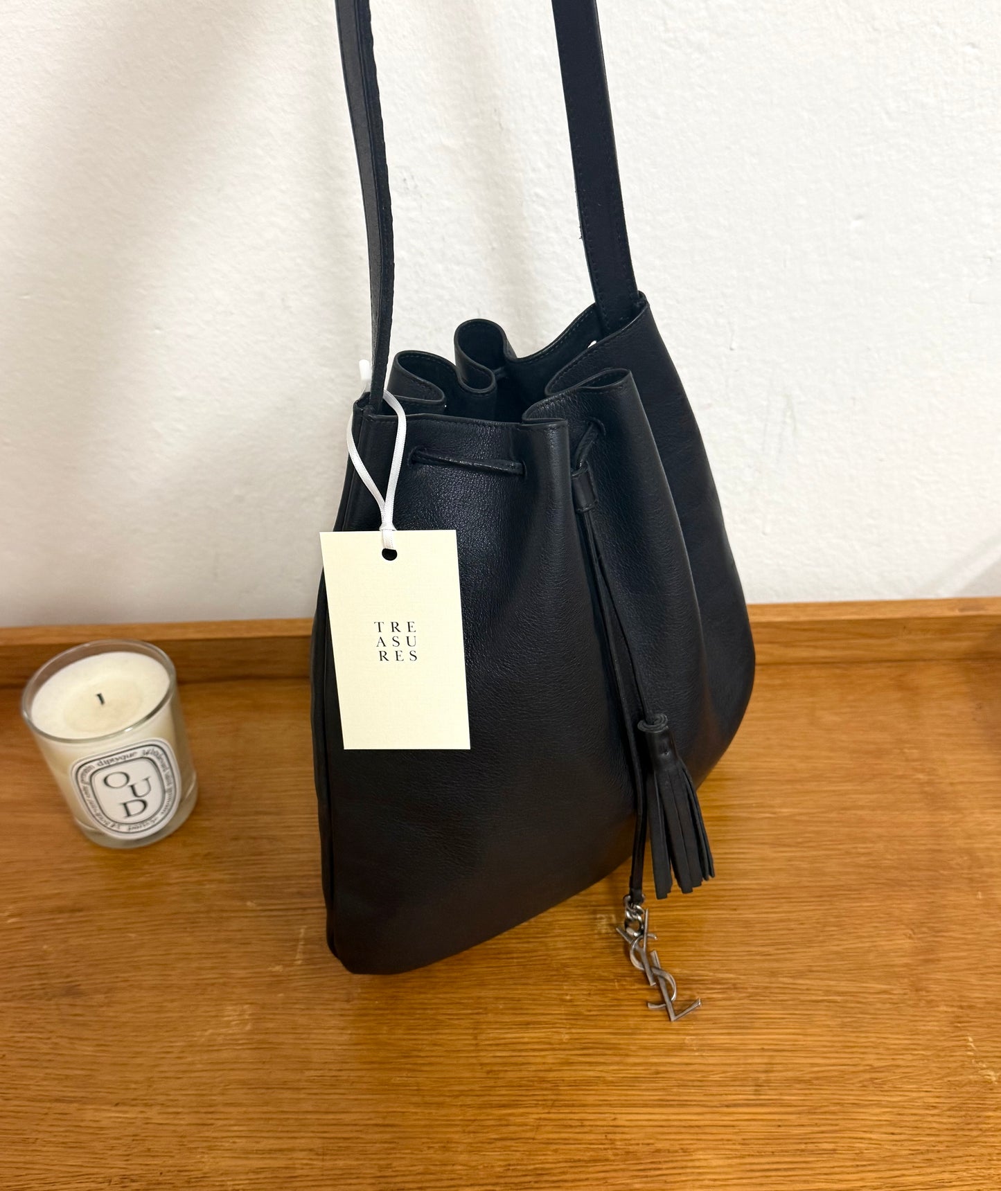 SAINT LAURENT DRAWSTRING BLACK SHOULDER BAG