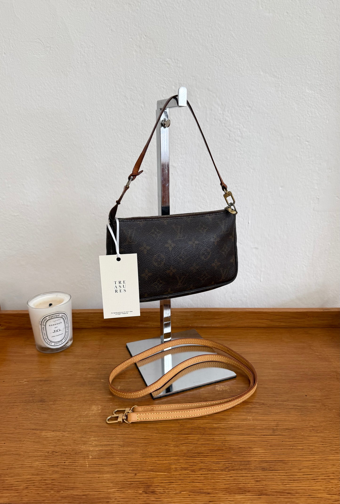 LV POCHETTE 304