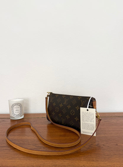 LV POCHETTE