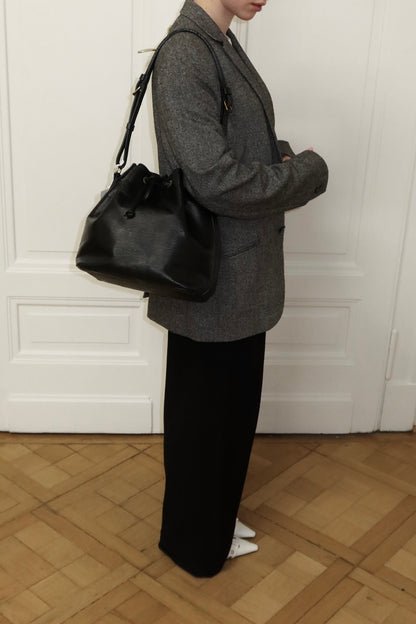 LV EPI PETIT NOÉ BLACK BUCKET BAG