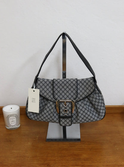 CELINE TRIOMPHE SHOULDER BAG