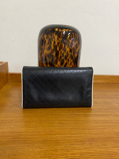 CHANEL QUILTED WALLET BLACK/WHITE SERIES 11