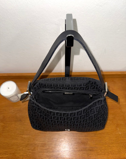 FENDI MAMMA BAGUETTE BLACK ZUCCA