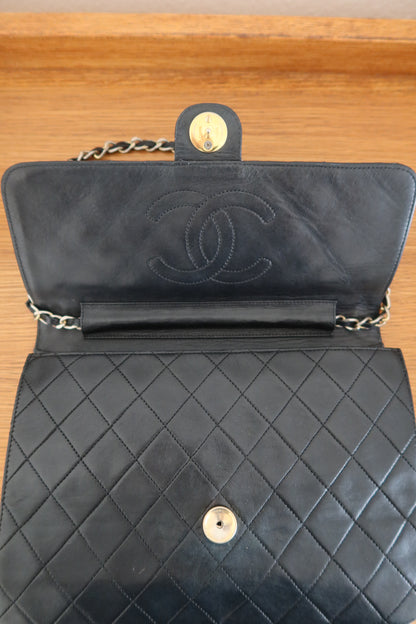 CHANEL TIMELESS CLASSIC SINGLE FLAP BAG LAMBSKIN