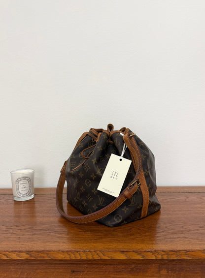 LV PETIT NOÉ MONOGRAM BUCKET BAG 318