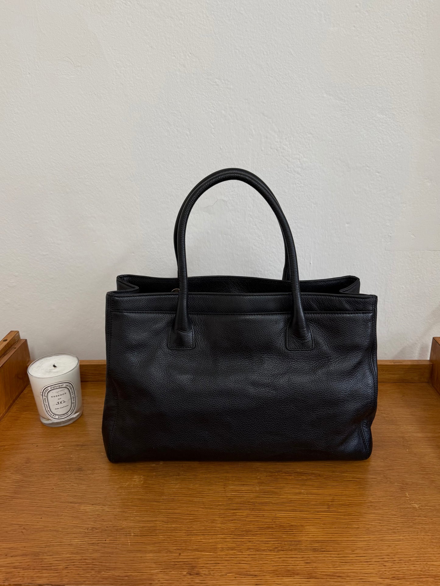 CHANEL EXECUTIVE TOTE BLACK GOLD HW