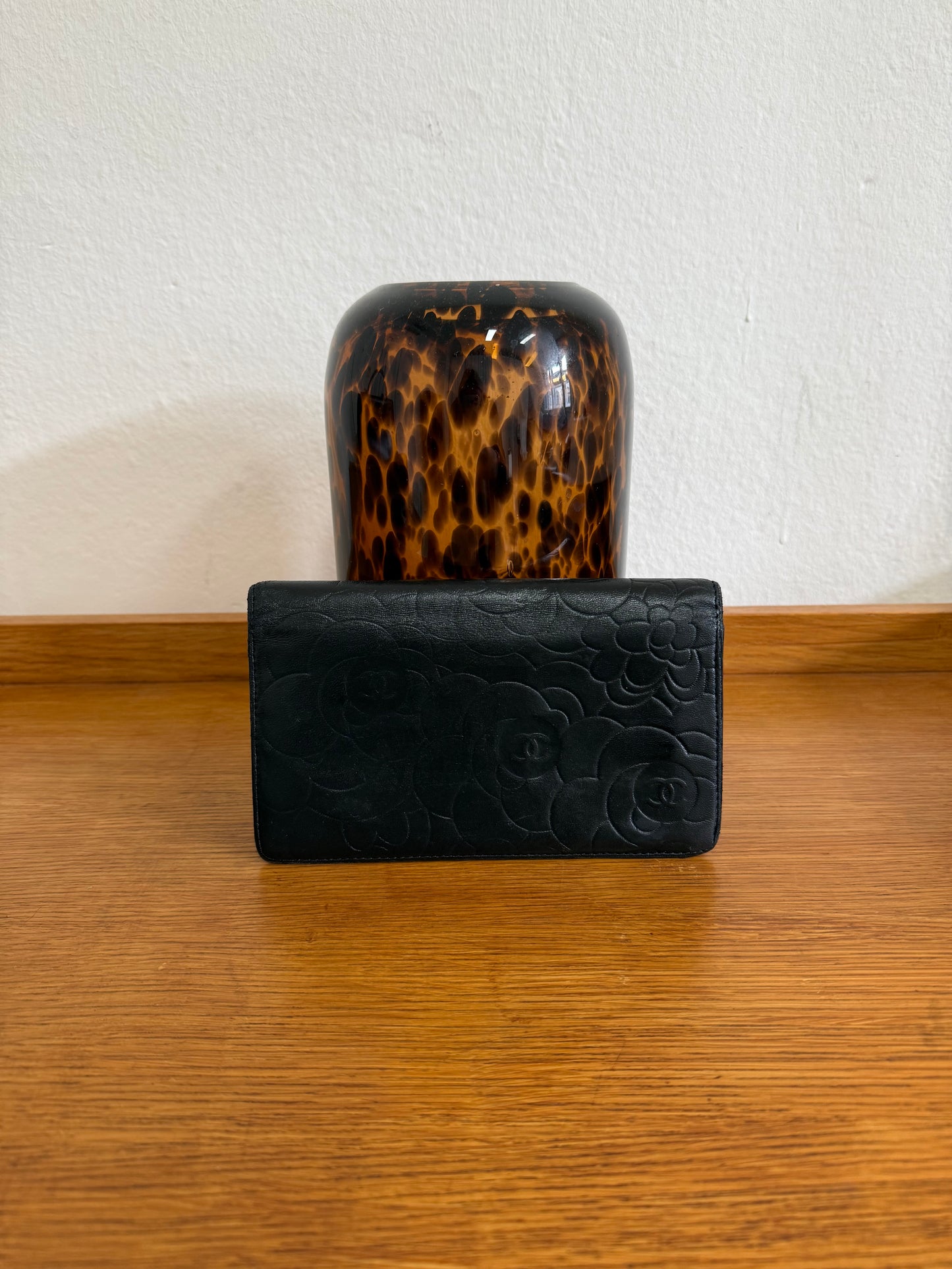 CHANEL CAMELLIA WALLET BLACK SERIES 11