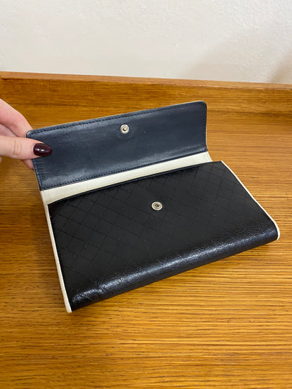 CHANEL QUILTED WALLET BLACK/WHITE SERIES 11