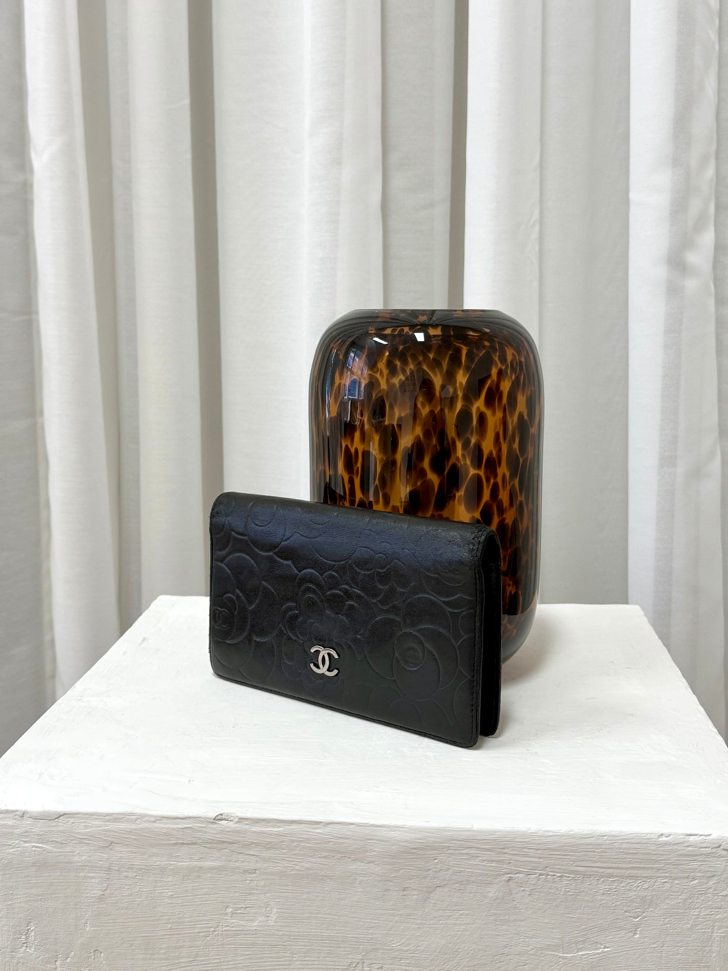 CHANEL CAMELLIA WALLET BLACK SERIES 11