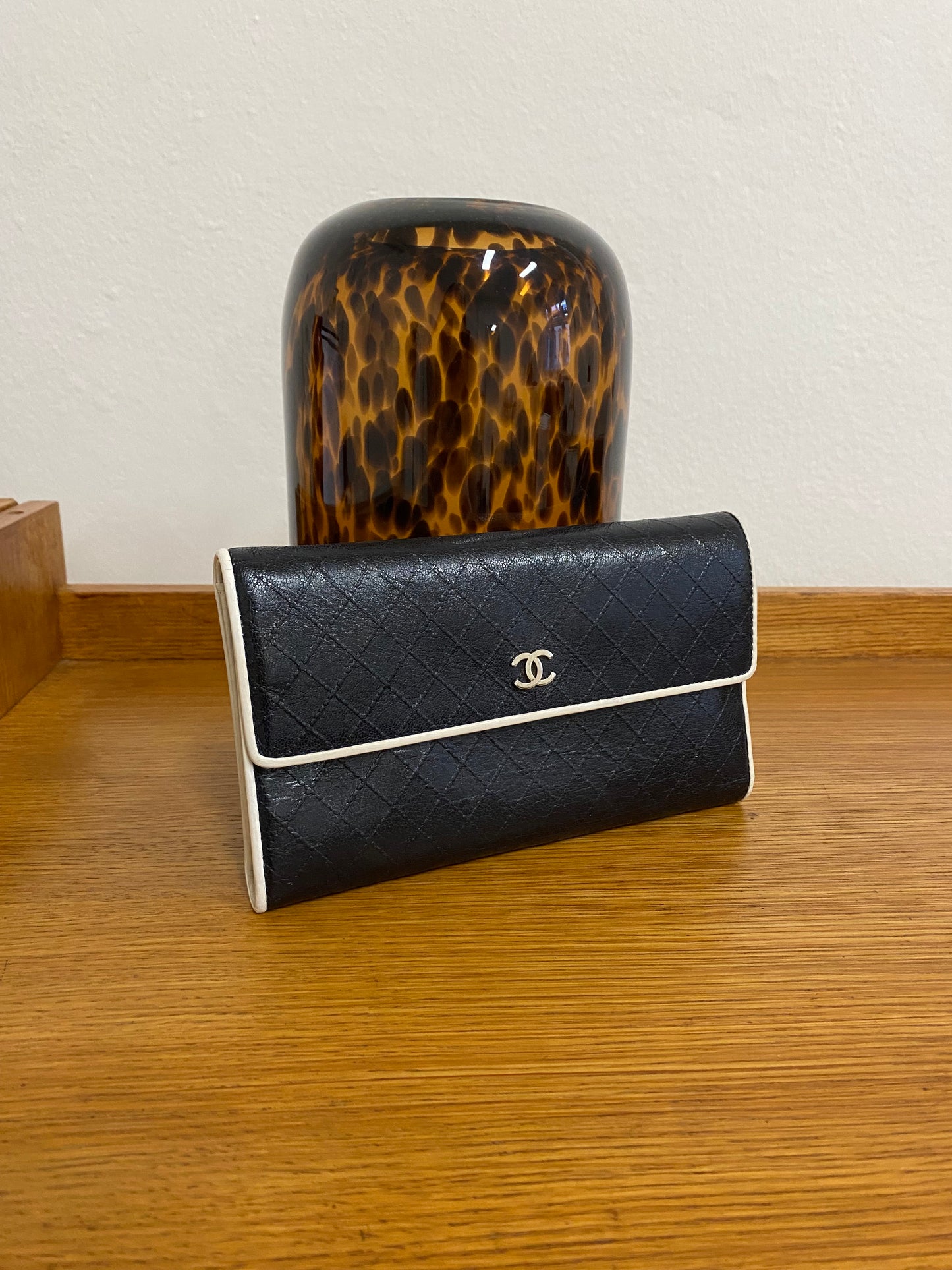 CHANEL QUILTED WALLET BLACK/WHITE SERIES 11