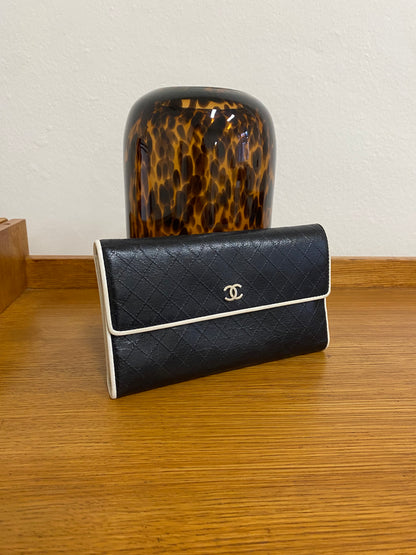 CHANEL QUILTED WALLET BLACK/WHITE SERIES 11