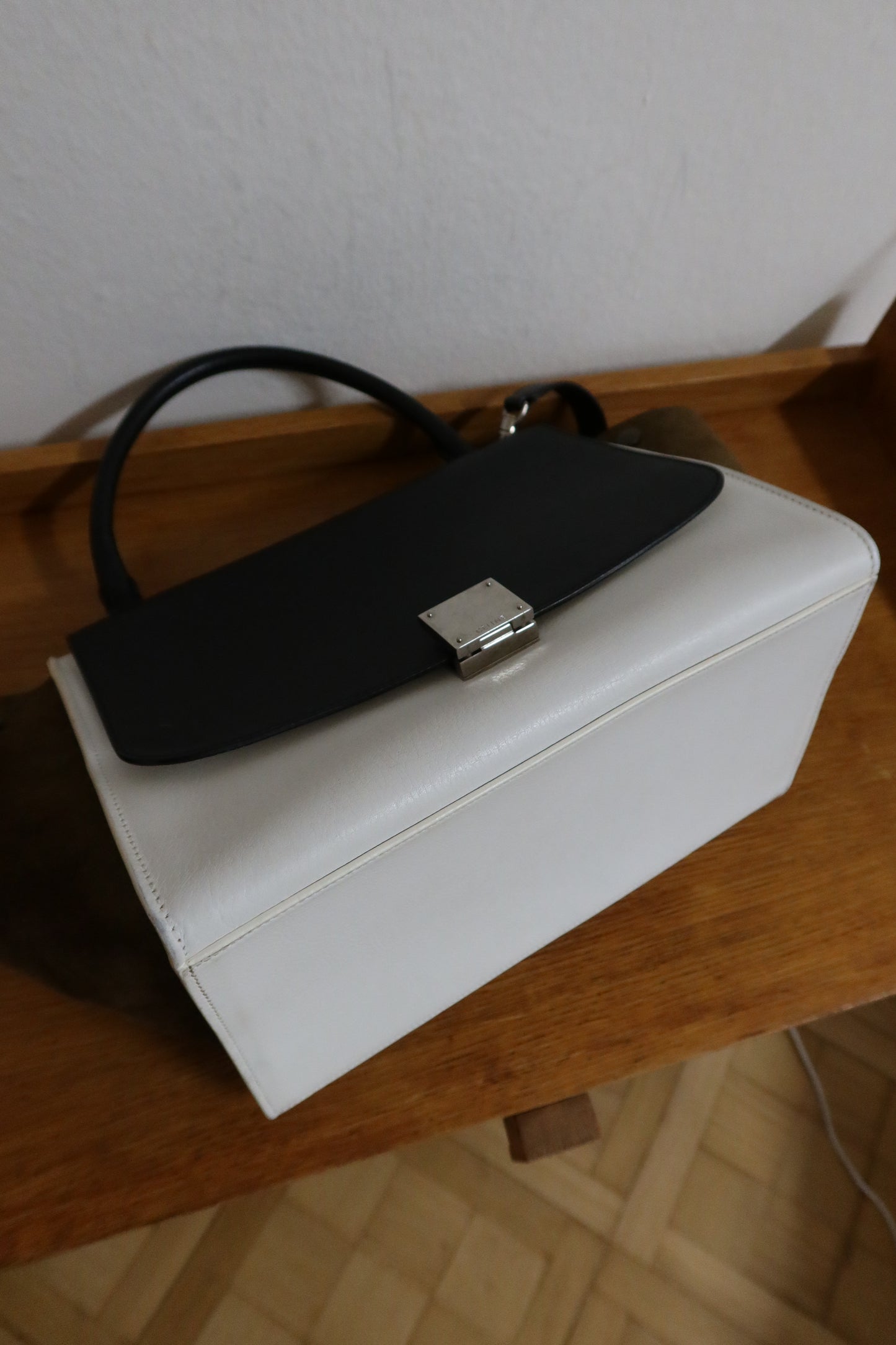 CELINE PHOEBE PHILO TRAPEZE BLACK WHITE