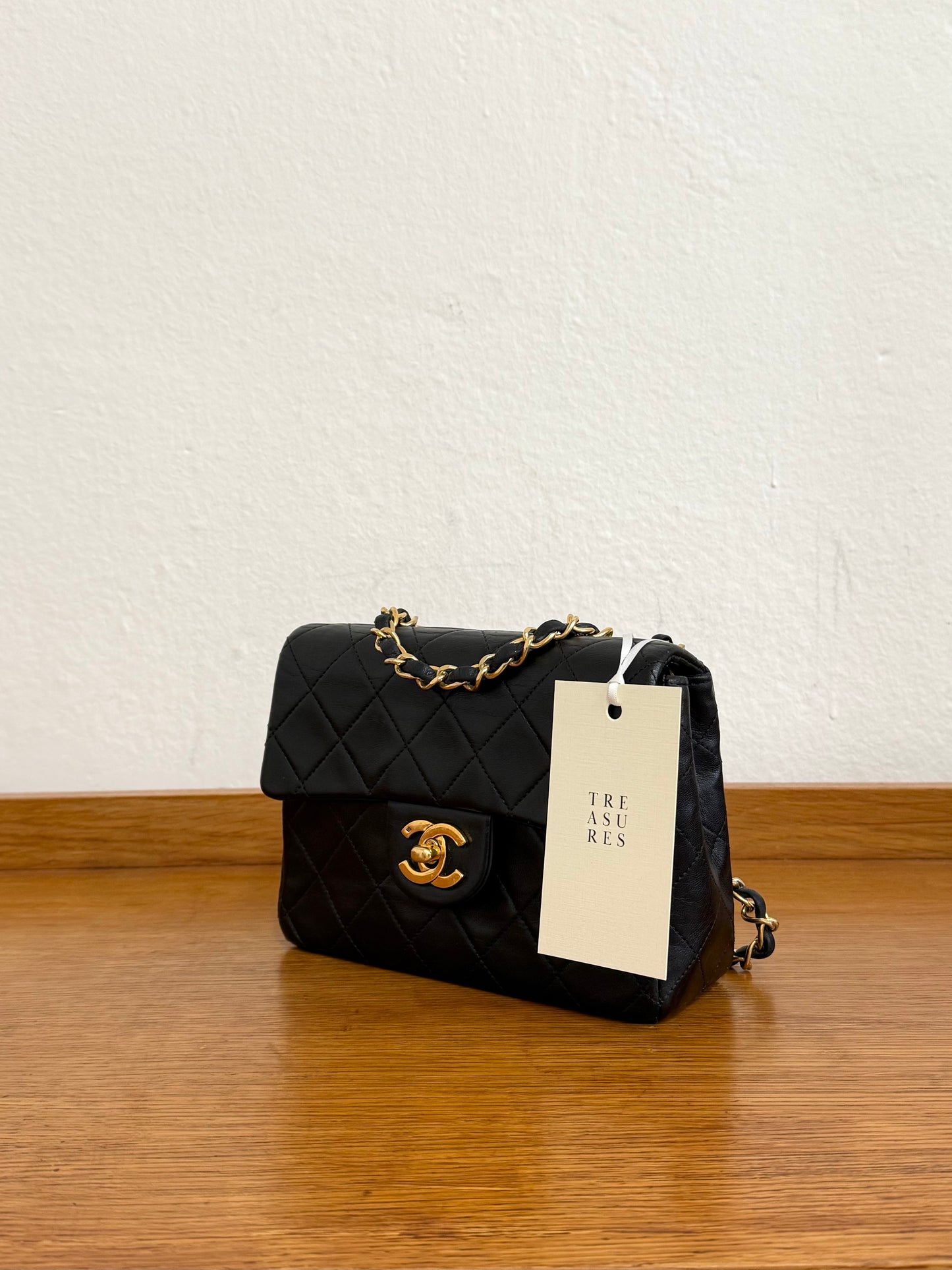 CHANEL SINGLE FLAP BAG BLACK LAMBSKIN