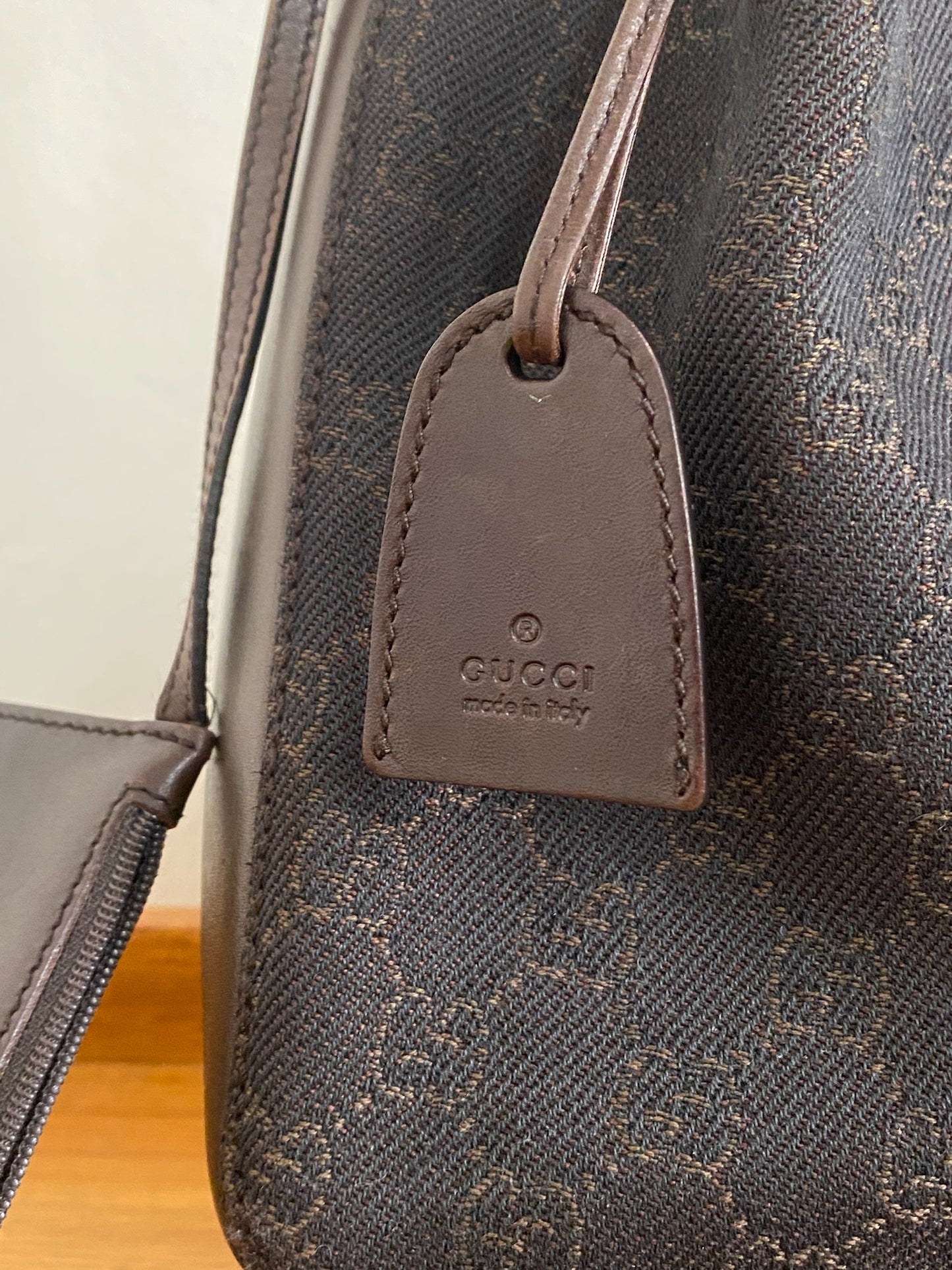 GUCCI GG MONOGRAM SHOULDER BAG & POUCH