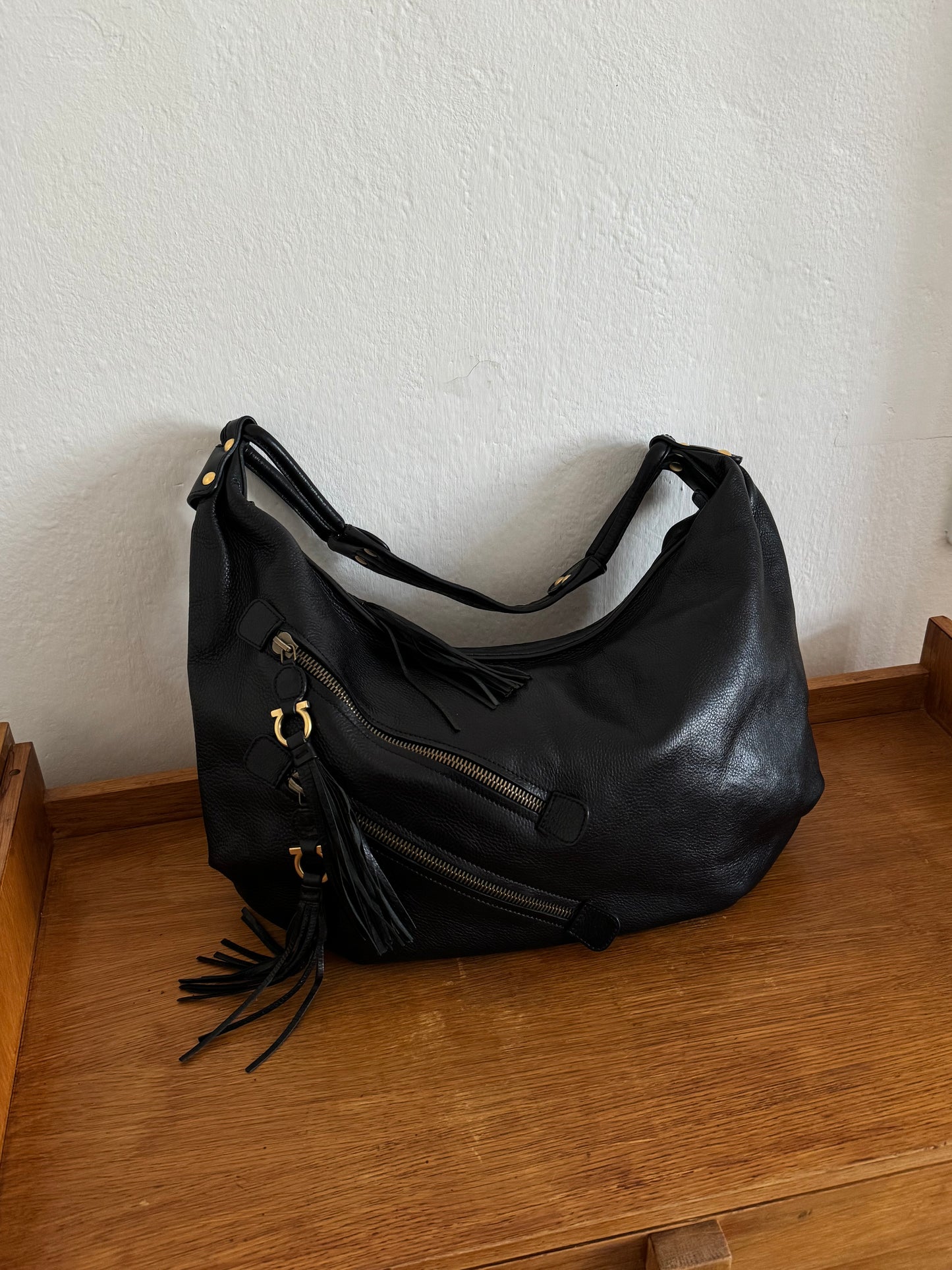 FERRAGAMO LARGE HOBO BAG