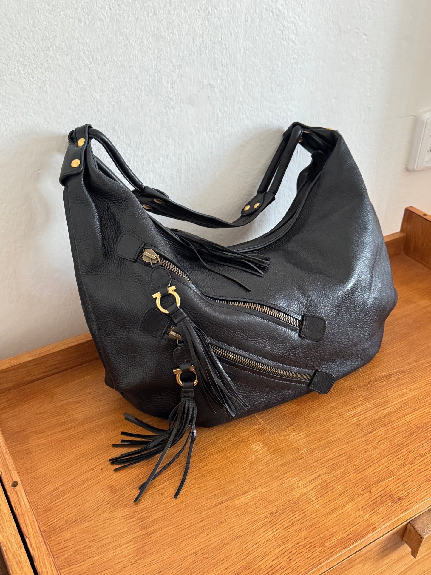 FERRAGAMO LARGE HOBO BAG
