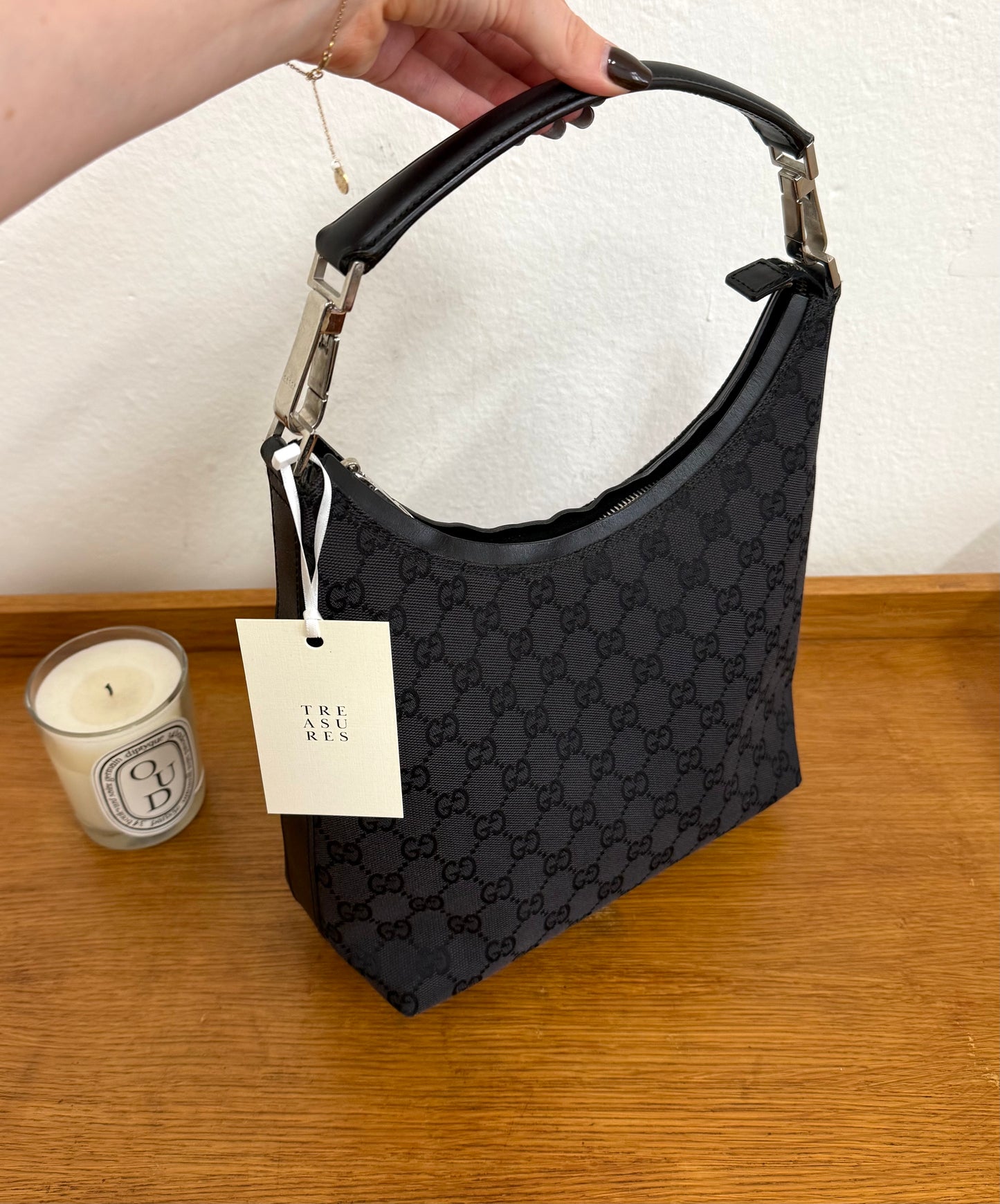 GUCCI GG BLACK SHOULDER BAG