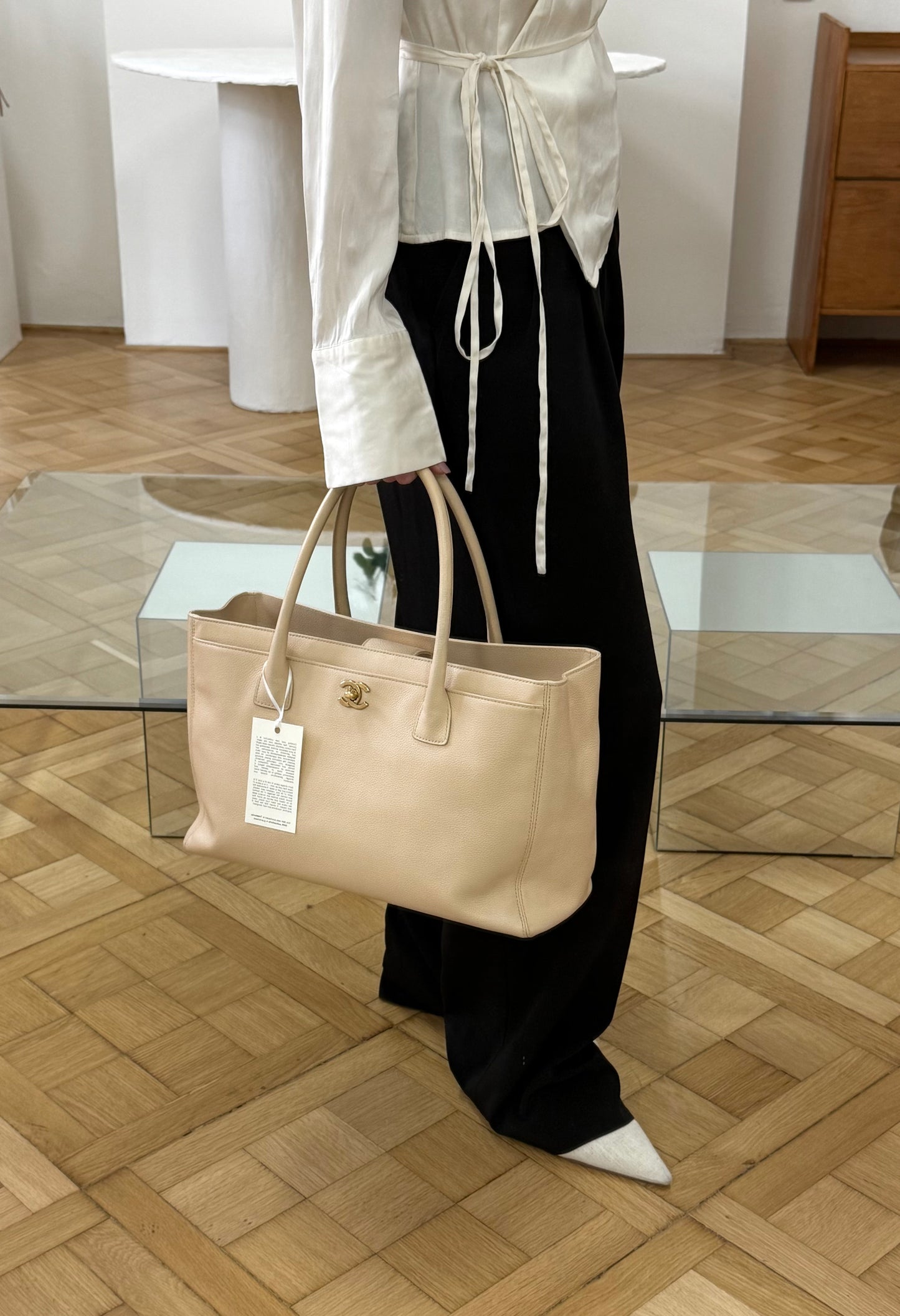 CHANEL EXECUTIVE TOTE BEIGE GOLD HW