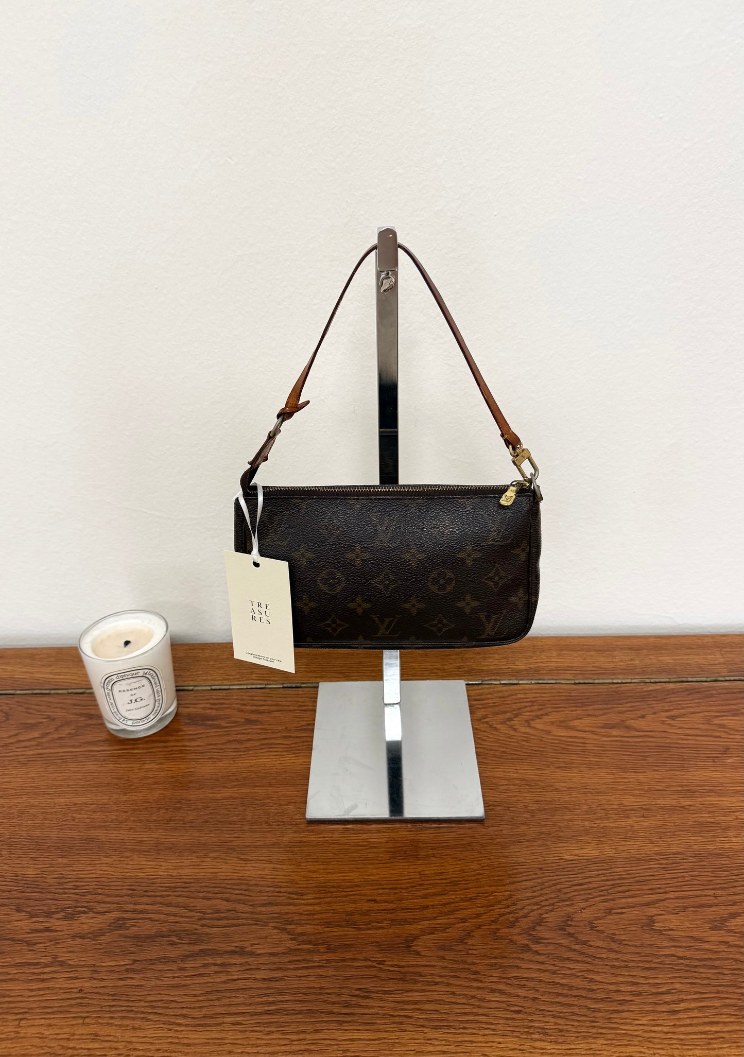 LV POCHETTE 304