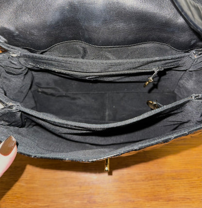 CHANEL TWIST LOCK FLAP PATENT LEATHER