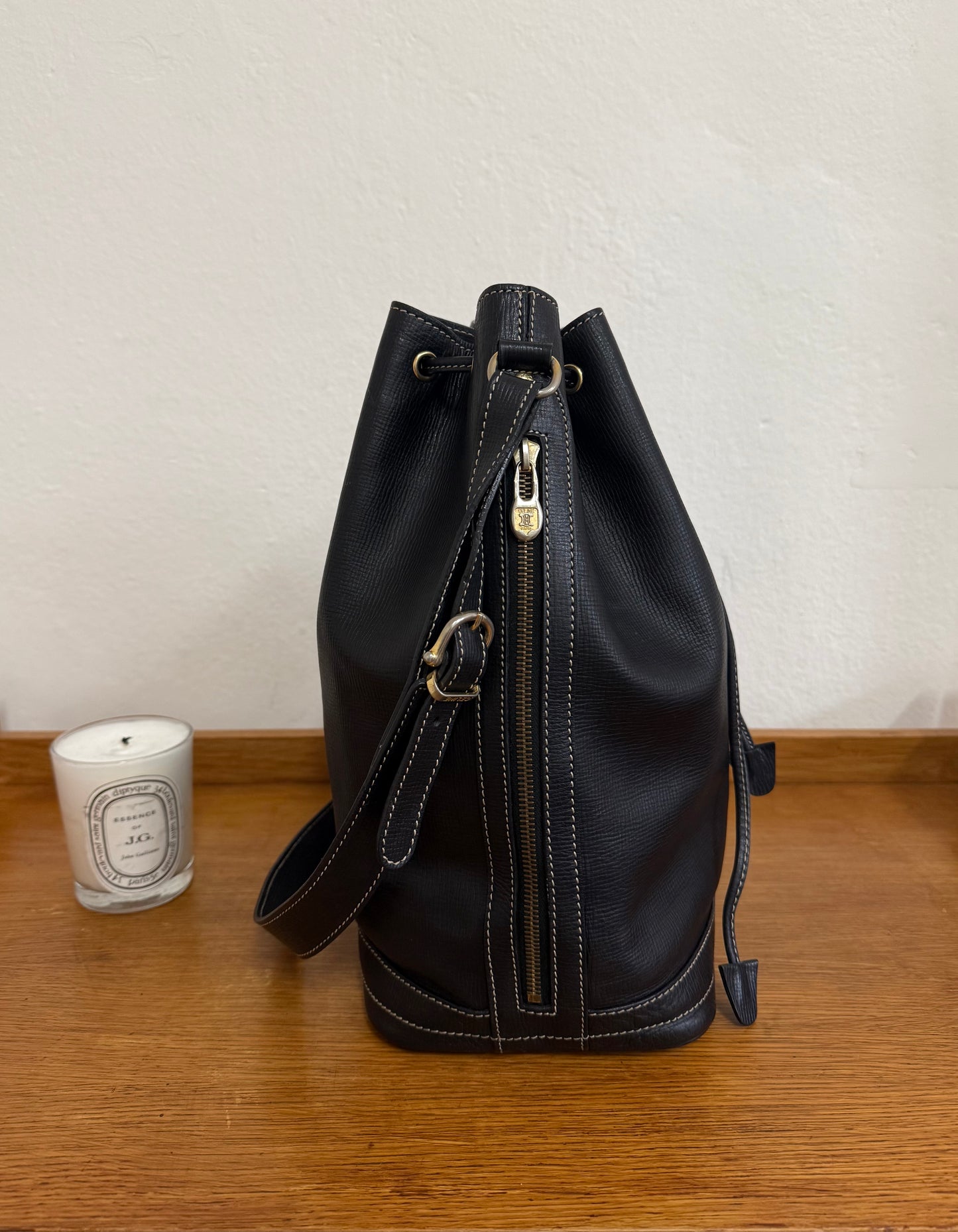 CELINE TRIOMPHE BUCKET BAG BLACK