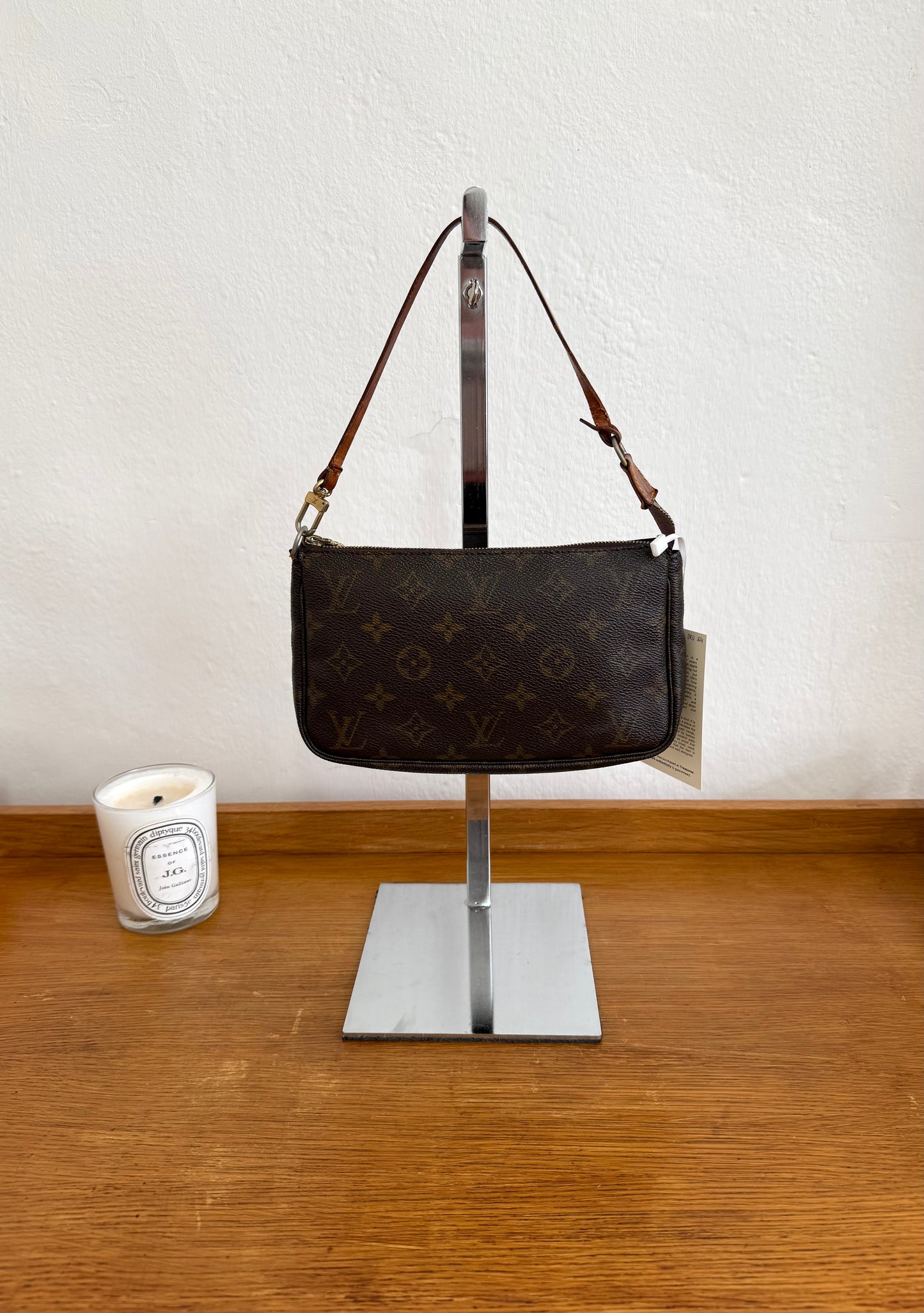 LV POCHETTE 304